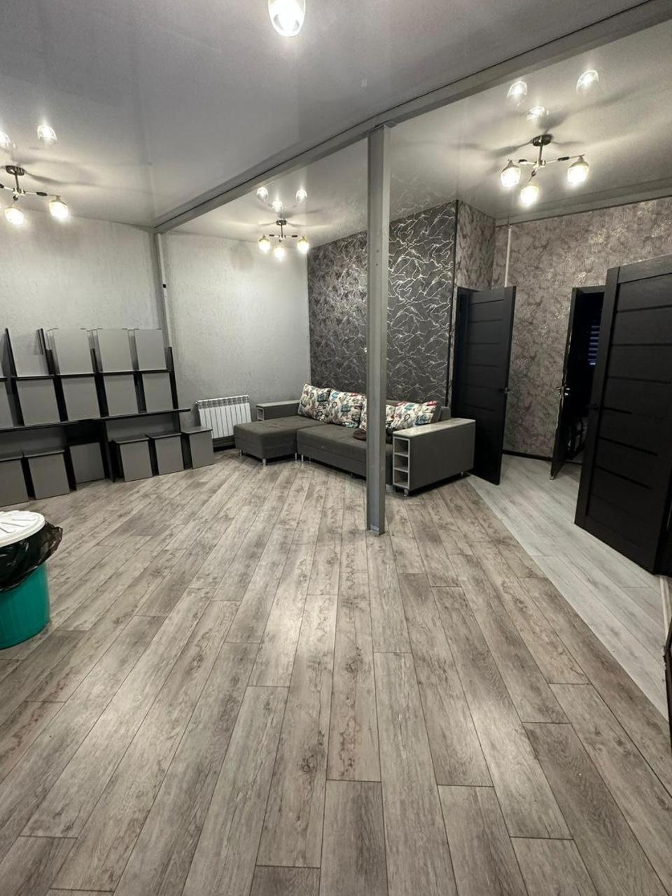 Kuze Hostel Алма Ата Екстериор снимка