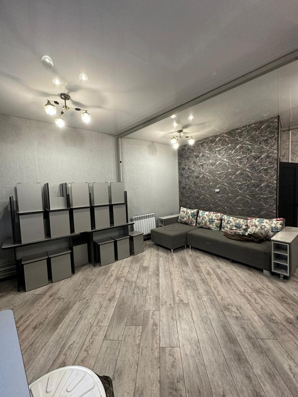 Kuze Hostel Алма Ата Екстериор снимка