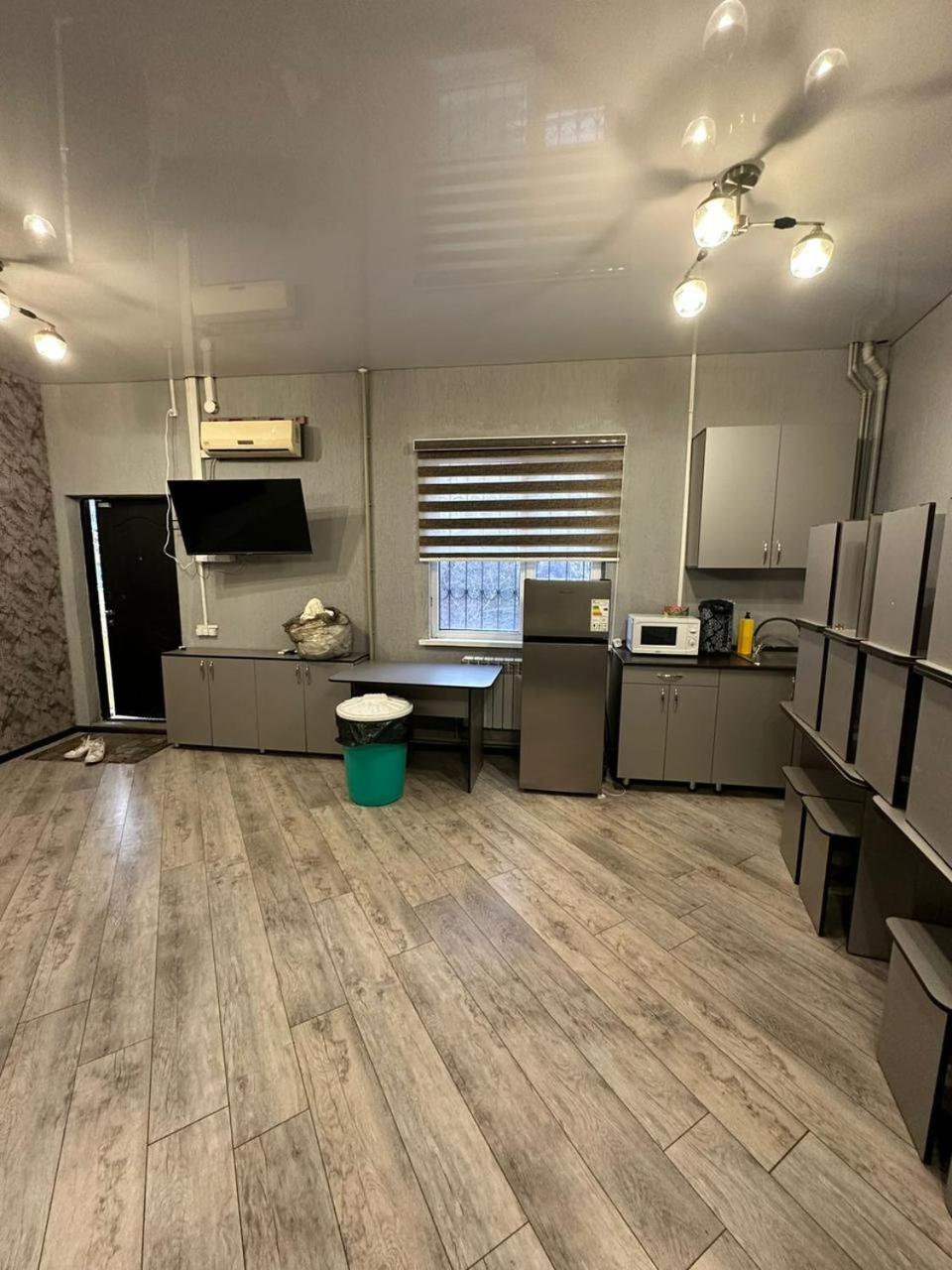 Kuze Hostel Алма Ата Екстериор снимка