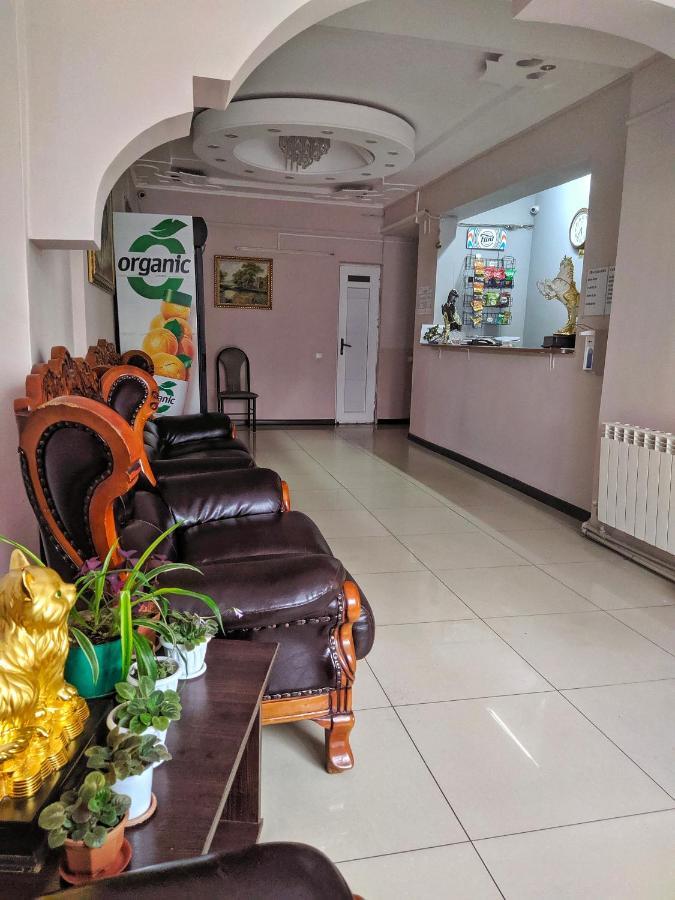 Kuze Hostel Алма Ата Екстериор снимка