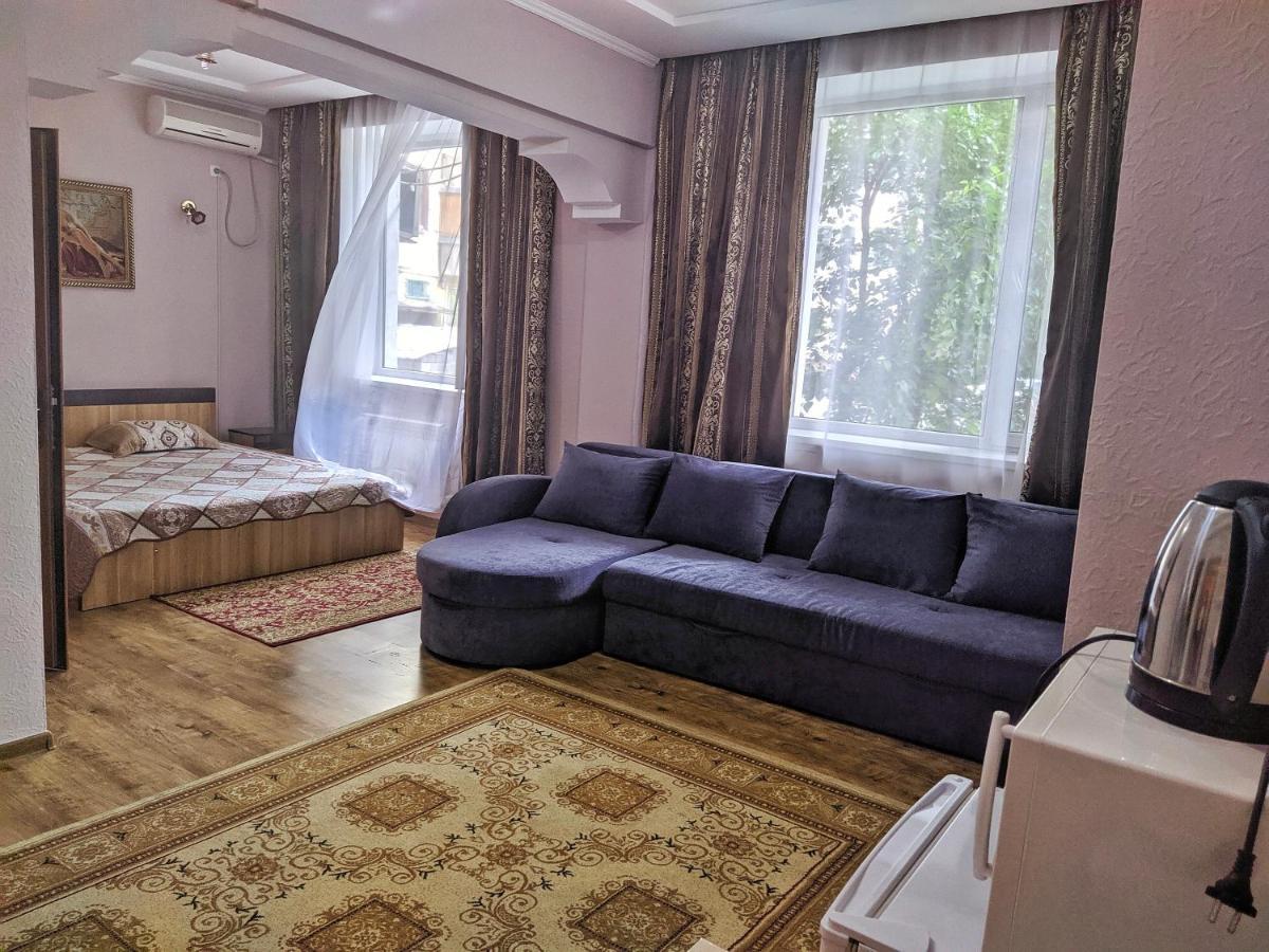 Kuze Hostel Алма Ата Стая снимка